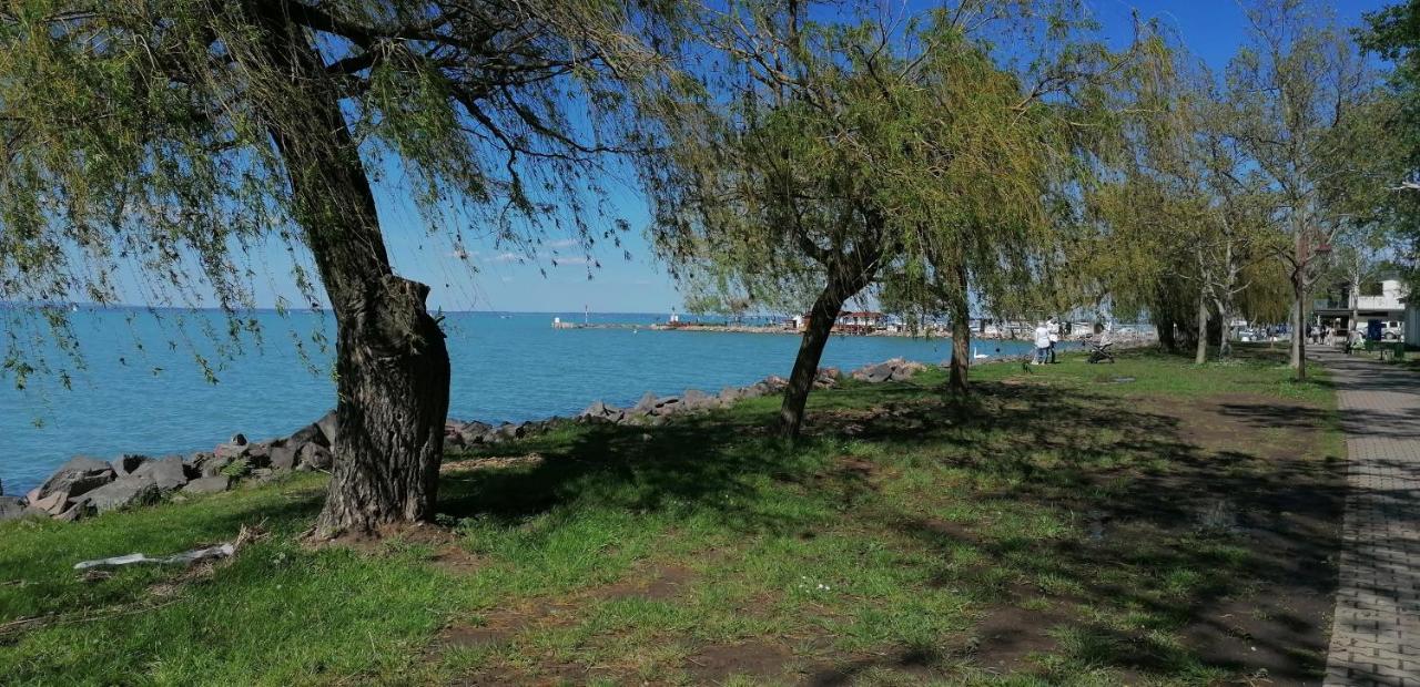 Vandus Apartman Siófok Exteriör bild