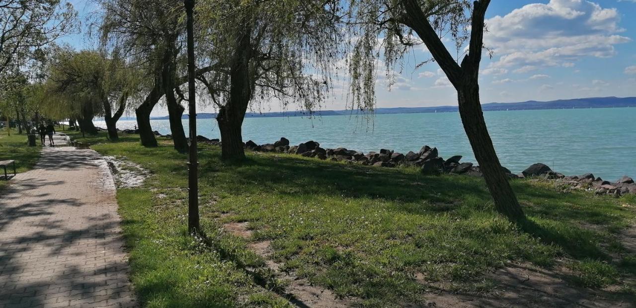 Vandus Apartman Siófok Exteriör bild